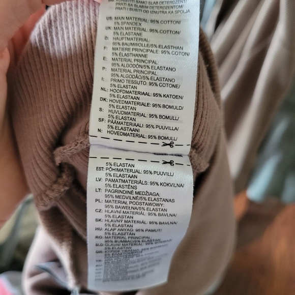 Adidas high waisted biker shorts Size S - Picture 7 of 9